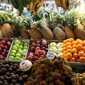 Việt Nam xuất khẩu trái cây sang Trung Quốc giúp cho người Thái!